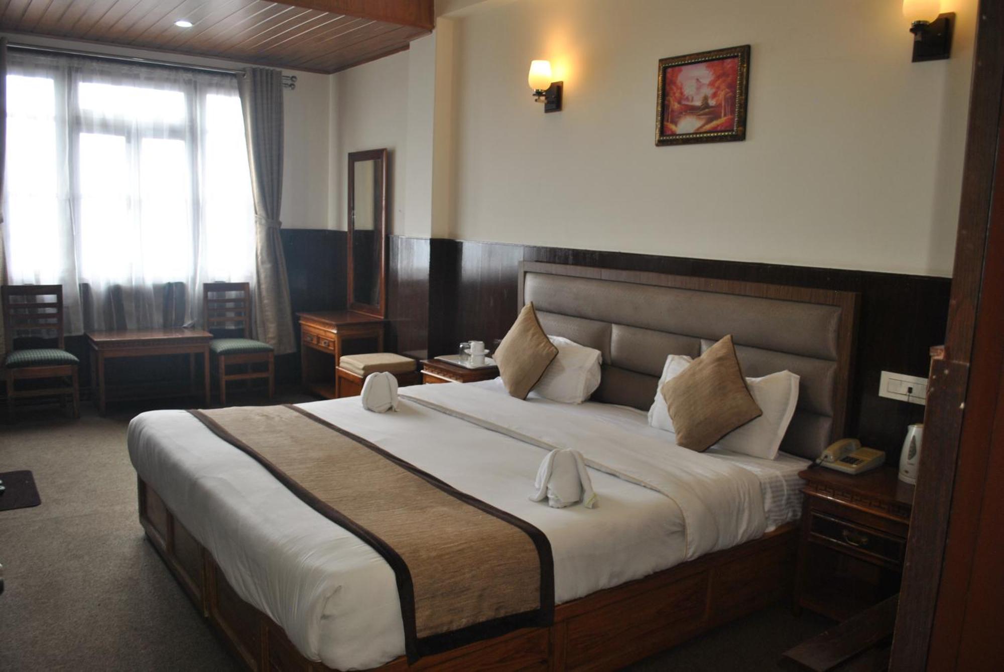 Hotel Kasturi Palace & Restaurant Darjeeling Darjeeling  Exterior photo