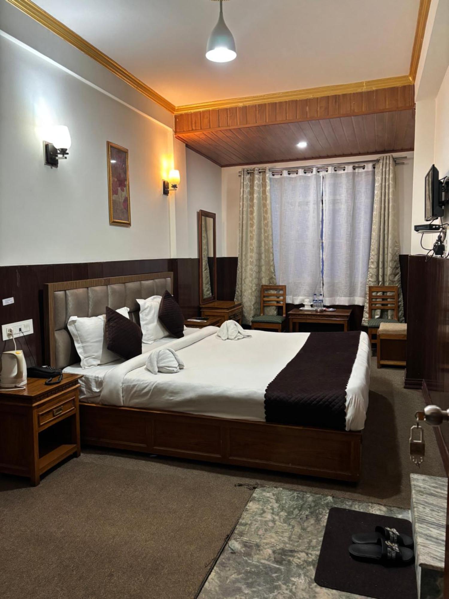 Hotel Kasturi Palace & Restaurant Darjeeling Darjeeling  Exterior photo