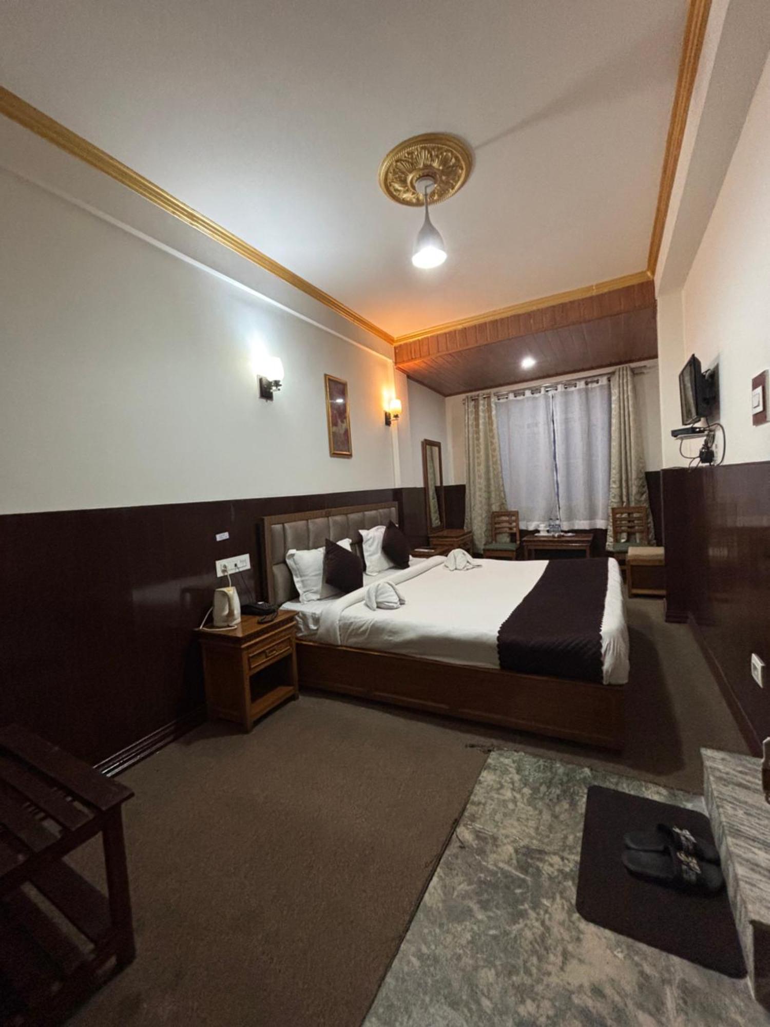 Hotel Kasturi Palace & Restaurant Darjeeling Darjeeling  Exterior photo
