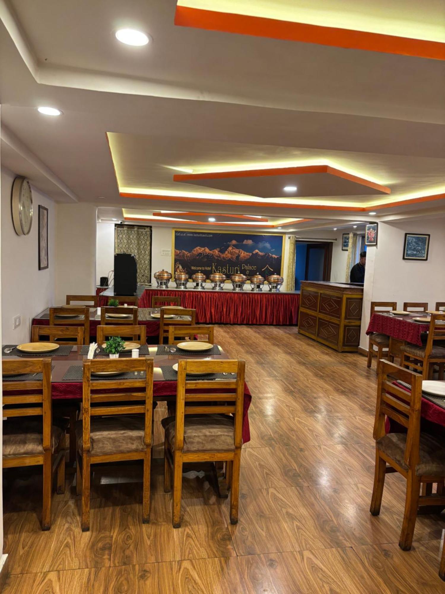 Hotel Kasturi Palace & Restaurant Darjeeling Darjeeling  Exterior photo