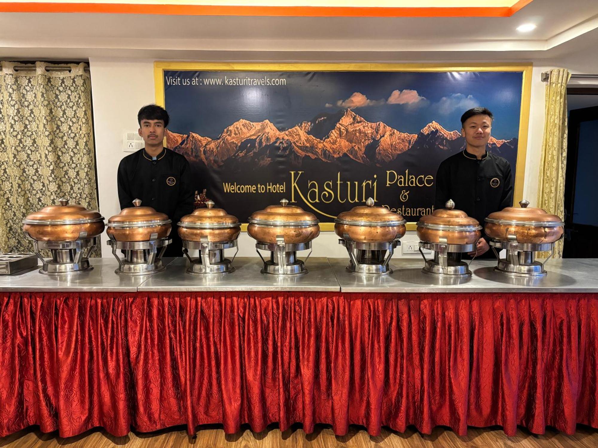 Hotel Kasturi Palace & Restaurant Darjeeling Darjeeling  Exterior photo