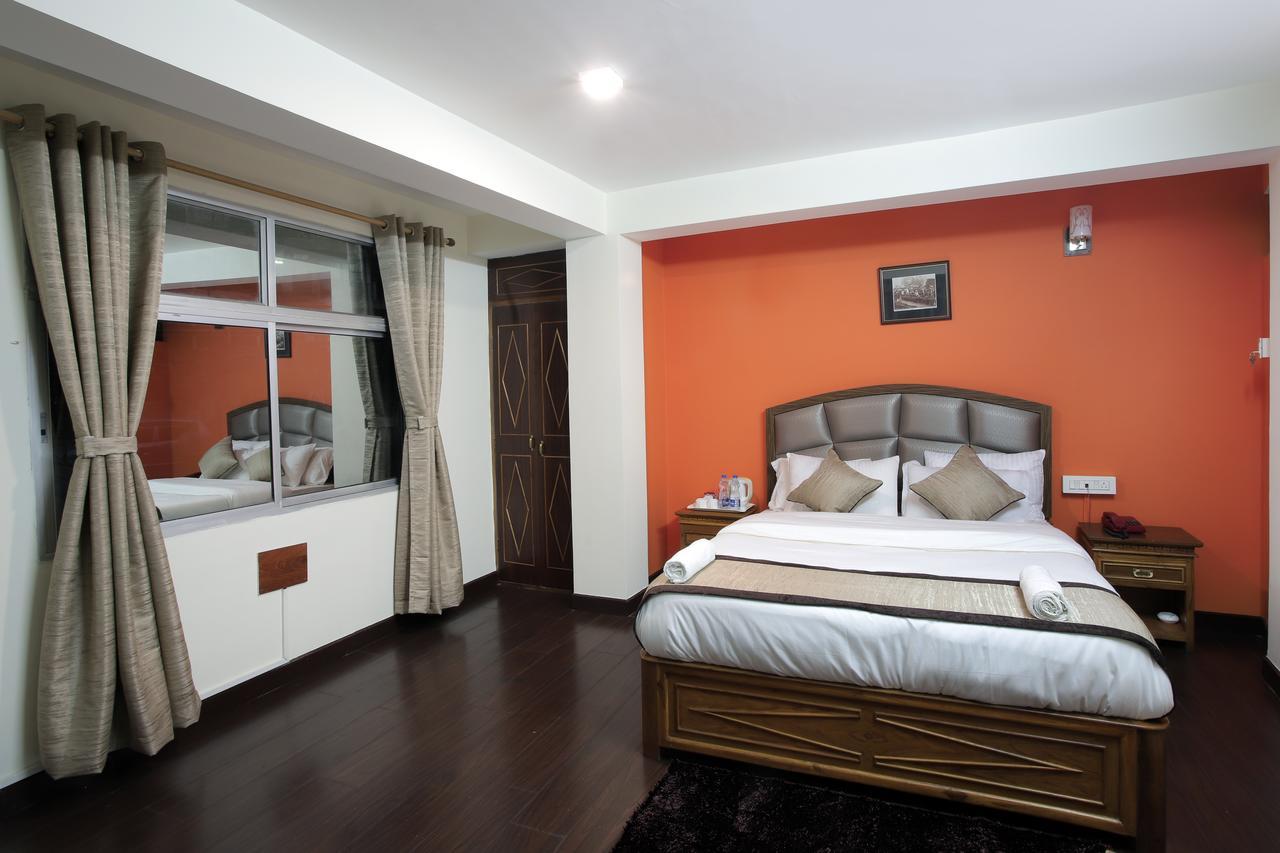 Hotel Kasturi Palace & Restaurant Darjeeling Darjeeling  Exterior photo
